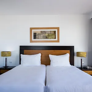 4* Отель Quarteirasol